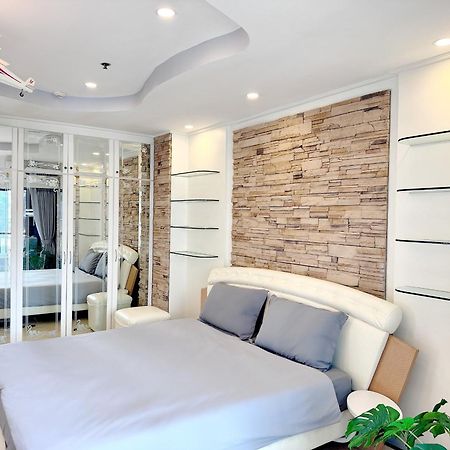 Grand Diamond Condominium Бангкок Экстерьер фото