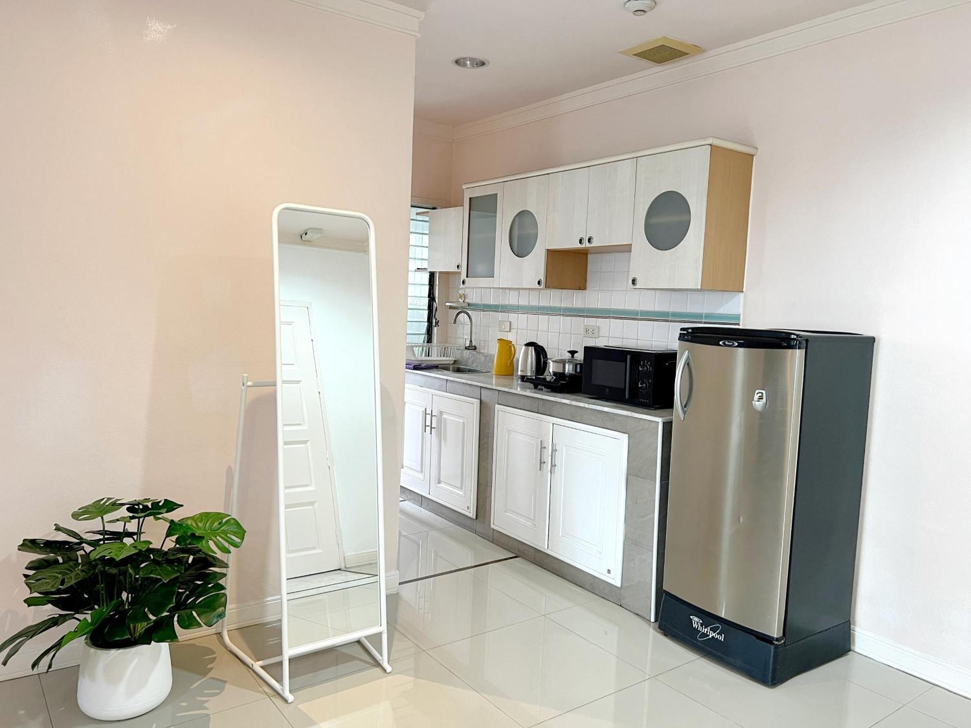 Grand Diamond Condominium Бангкок Экстерьер фото