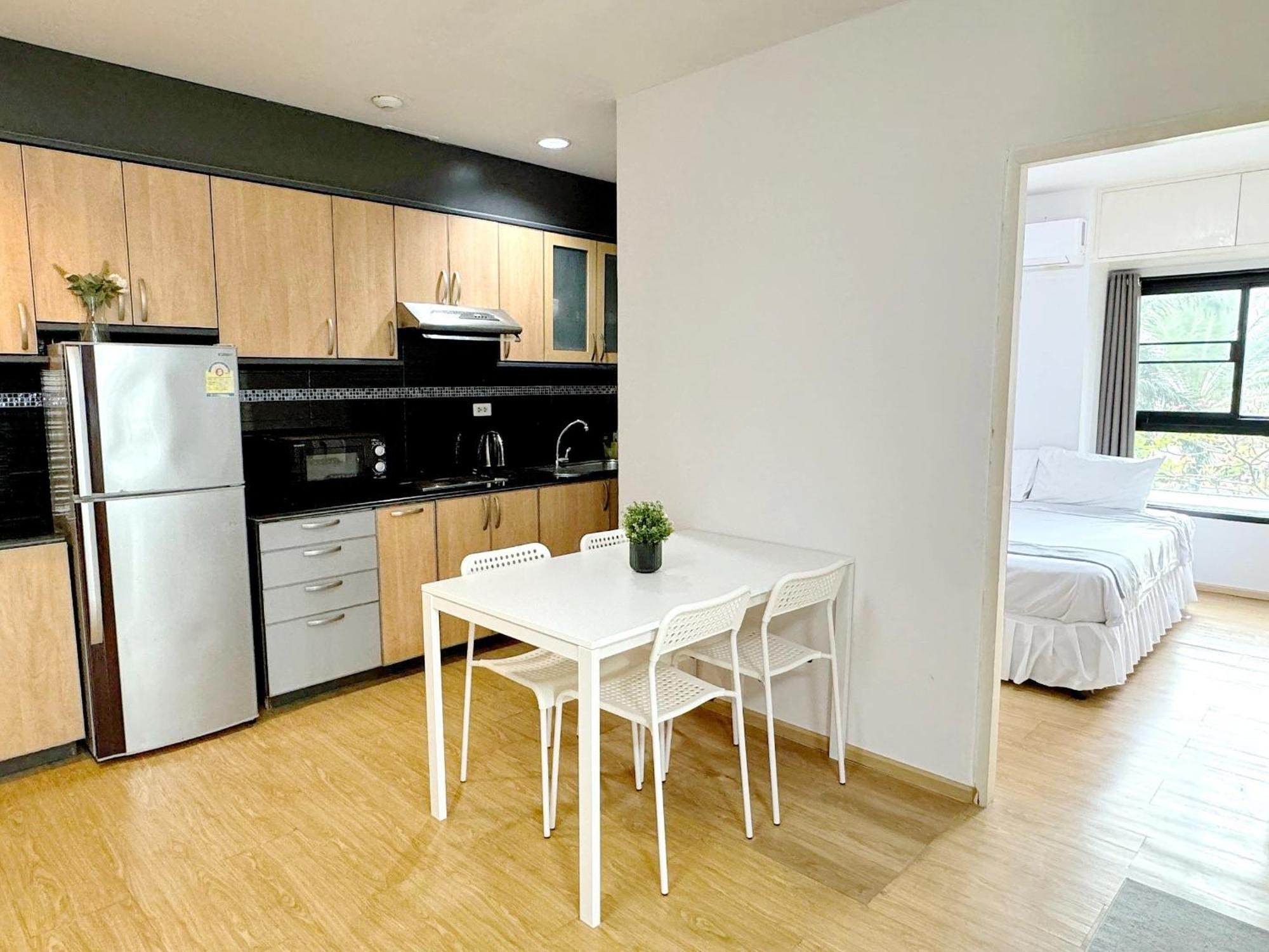 Grand Diamond Condominium Бангкок Экстерьер фото