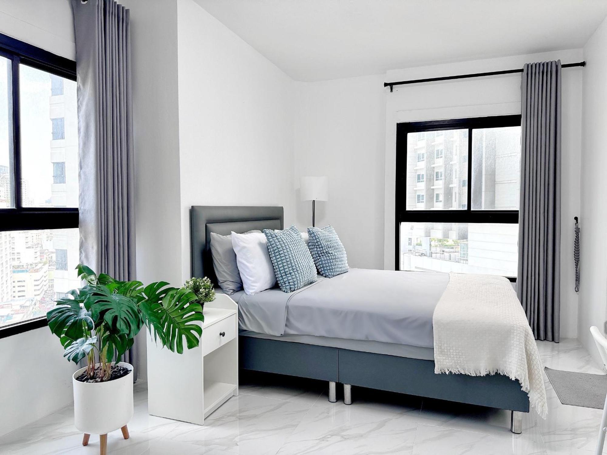 Grand Diamond Condominium Бангкок Экстерьер фото